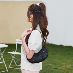 Litchi pattern shoulder bag