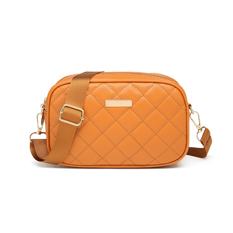 New diamond-patterned shoulder and crossbody bag